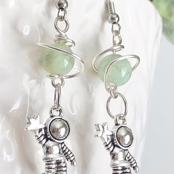 New Hand Wrapped Wire Silver Mint Green Planet Astronaut Star Space Earrings - Picture 3 of 14
